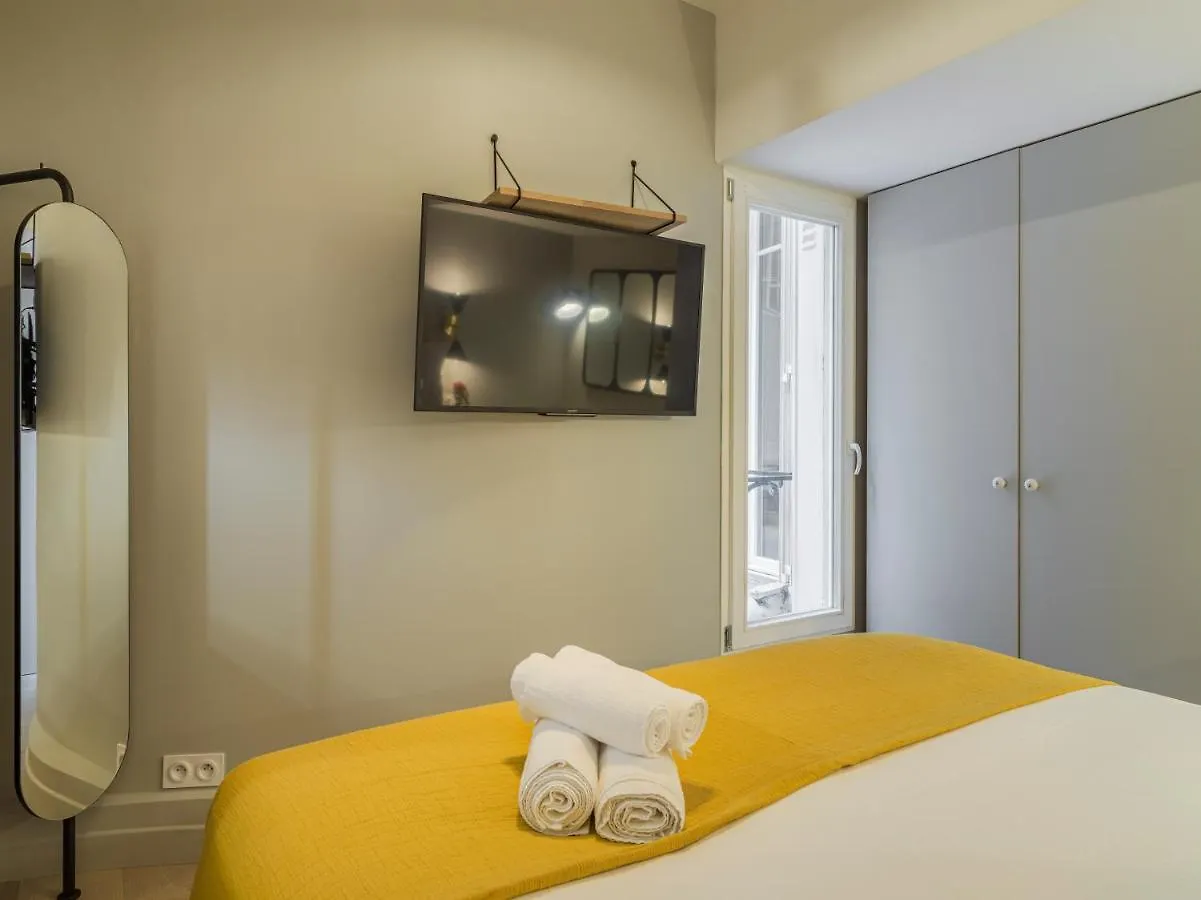 Fabulous Grey Apartment Paris 0*,