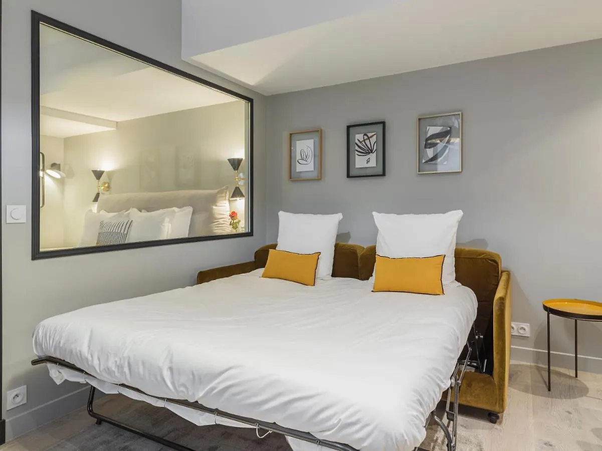 Fabulous Grey Apartment Paris